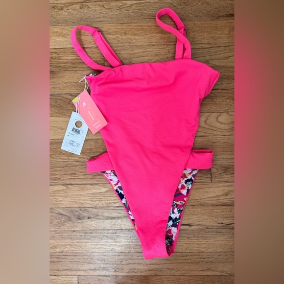 Maaji Reversible Alicia Floral Solid Trikini One Piece - Picture 6 of 9